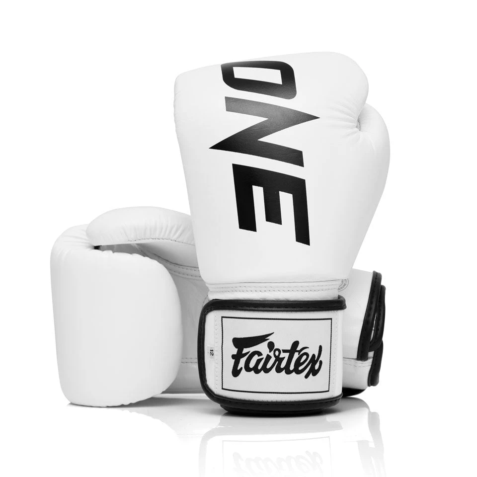 FAIRTEX BOXING GLOVES ONE CHAMPIONSHIP BGV1 - WHITE 1 FAIRTEX BOXING GLOVES ONE CHAMPIONSHIP BGV1 - WHITE
