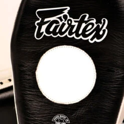 FAIRTEX FOCUS MITTS PRO ANGULAR FMV8 PUNCHING MITTS MUAY THAI - BLACK / WHITE -Fairtex FMV8 5