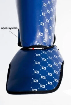 FAIRTEX SHIN GUARDS FAIRTEX SP5 - BLUE -Fairtex fairtex sp5 competition shin pad blue1